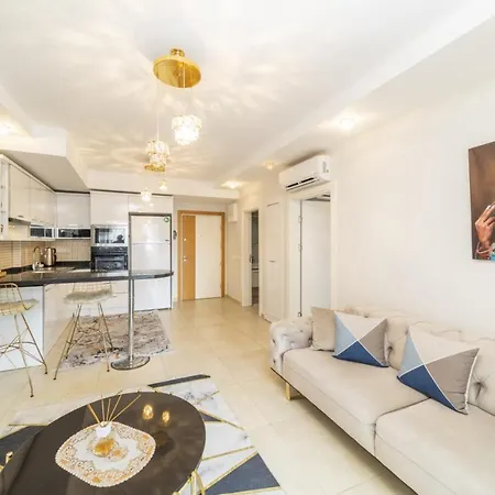 Colorful Flat With Shared Pool And In Apartment *
