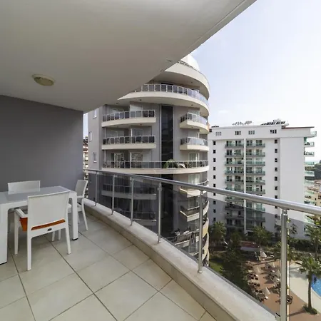 Colorful Flat With Shared Pool And In アパート *