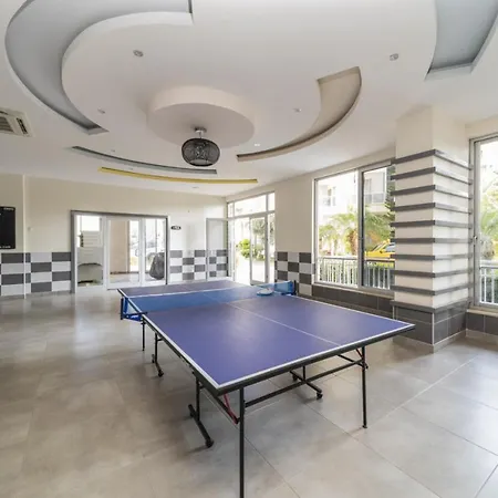 Colorful Flat With Shared Pool And In Apartment *