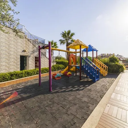 Colorful Flat With Shared Pool And In *